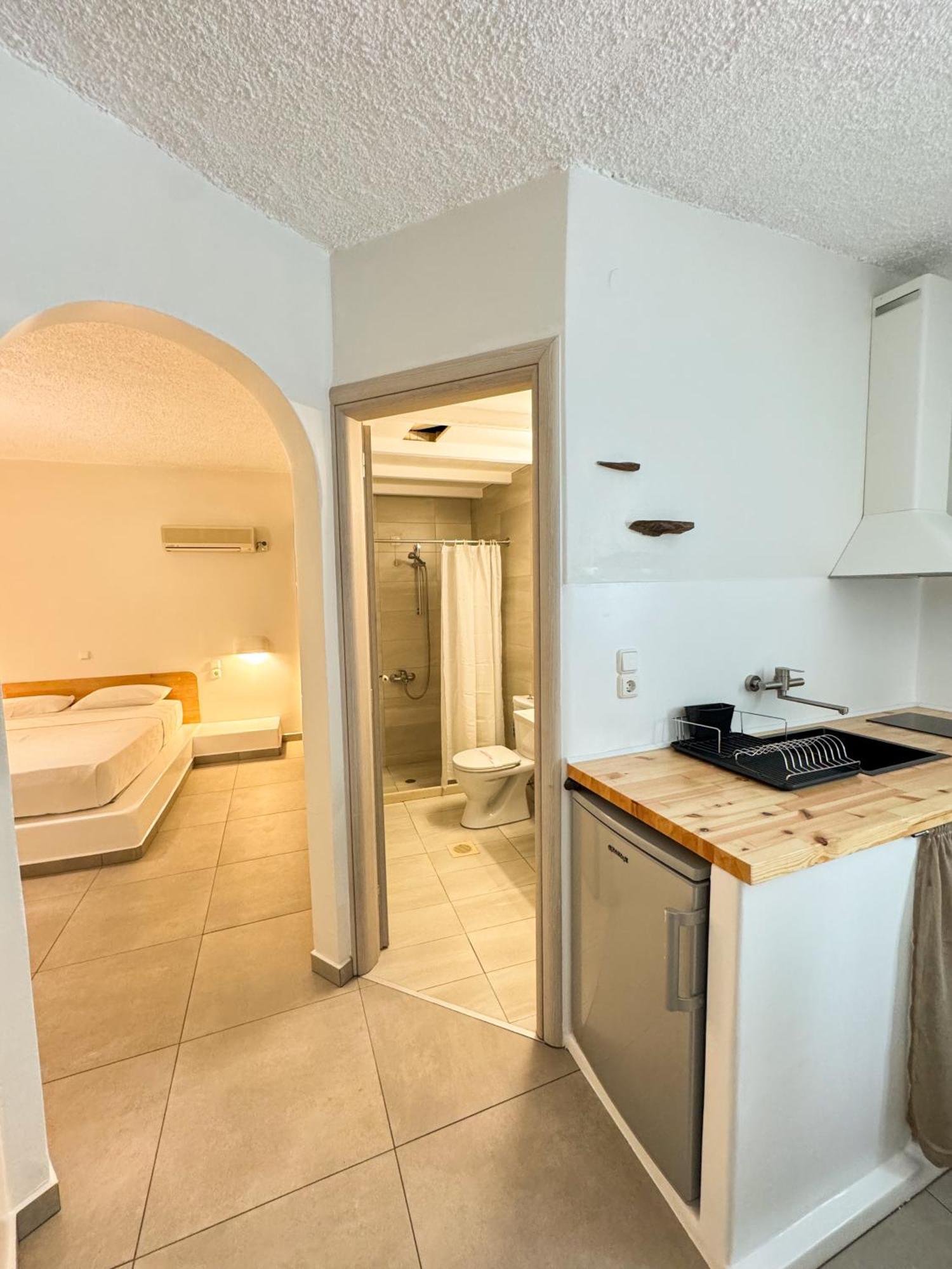 Filoxenia Apartments Adamantas  Zewnętrze zdjęcie